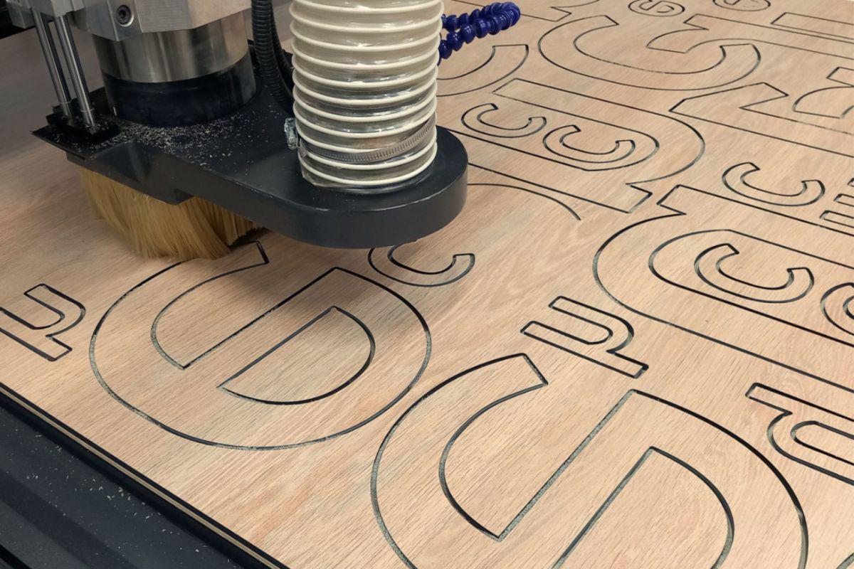 fraiseuse lettrage Zénith de Nantes Saint-herblain