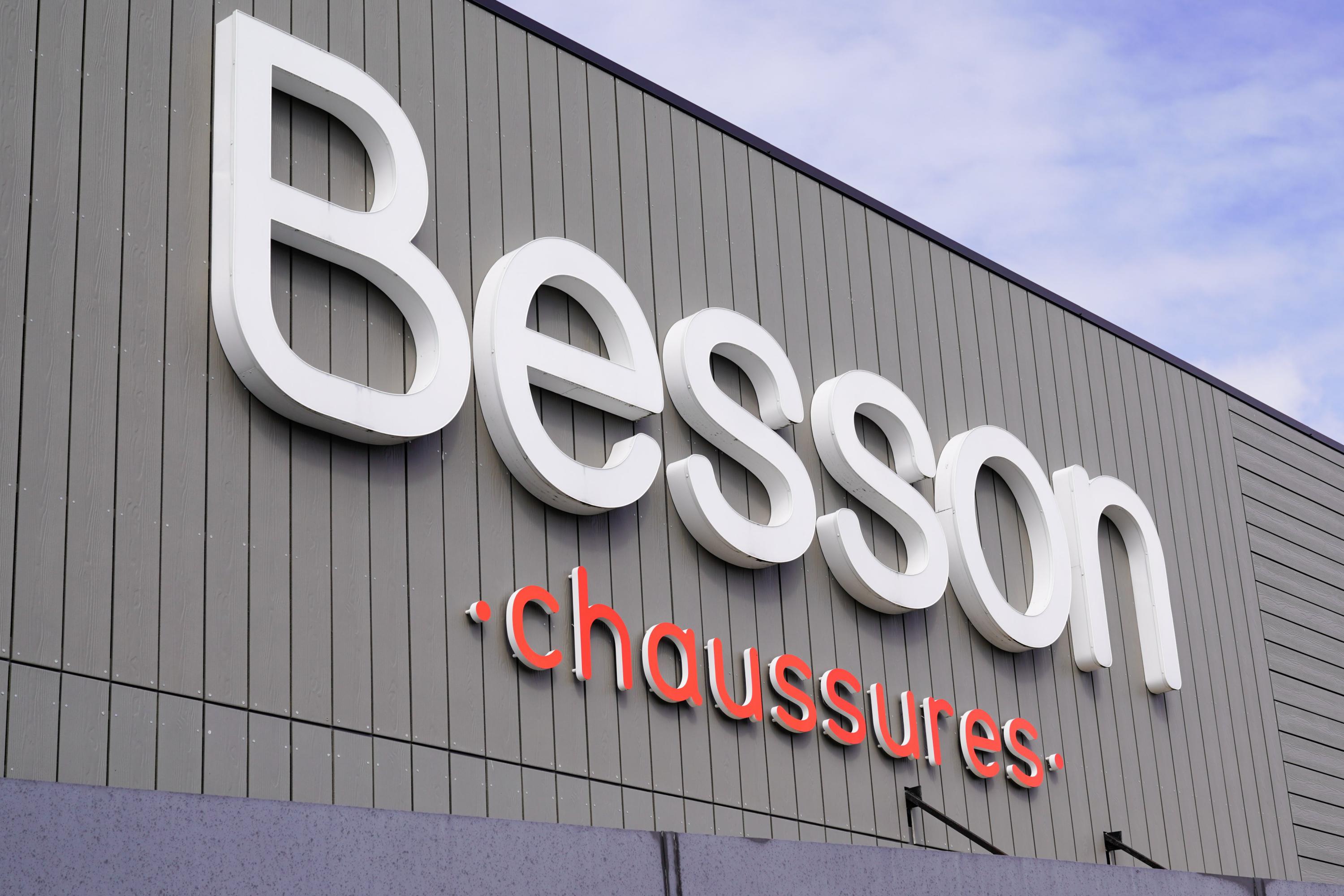 découpe de lettre en PVC expansé